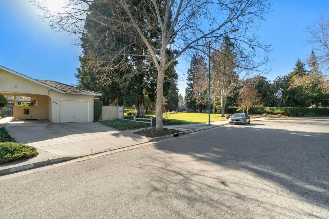 978-980 Spadafore Ct - Photo 1