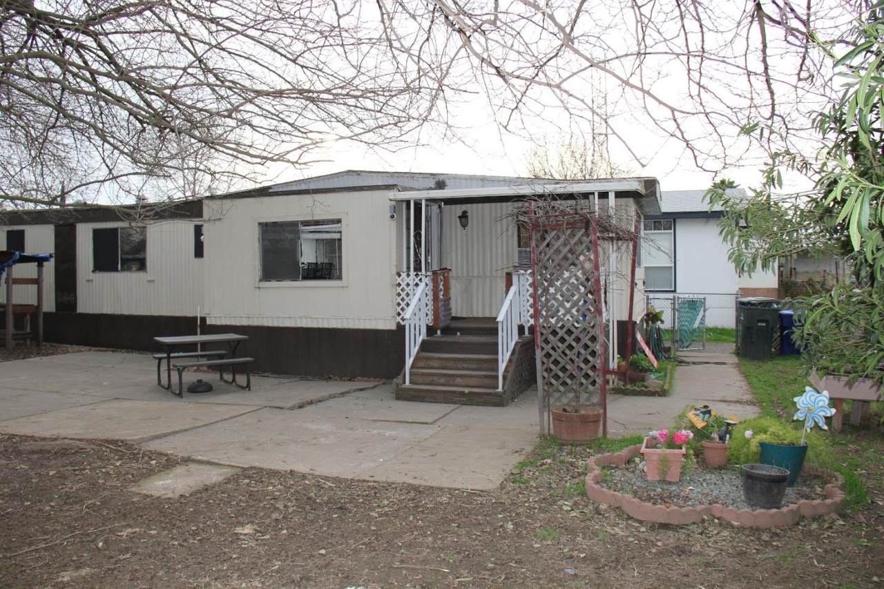 8 Commodore Ct 8 - Photo 1