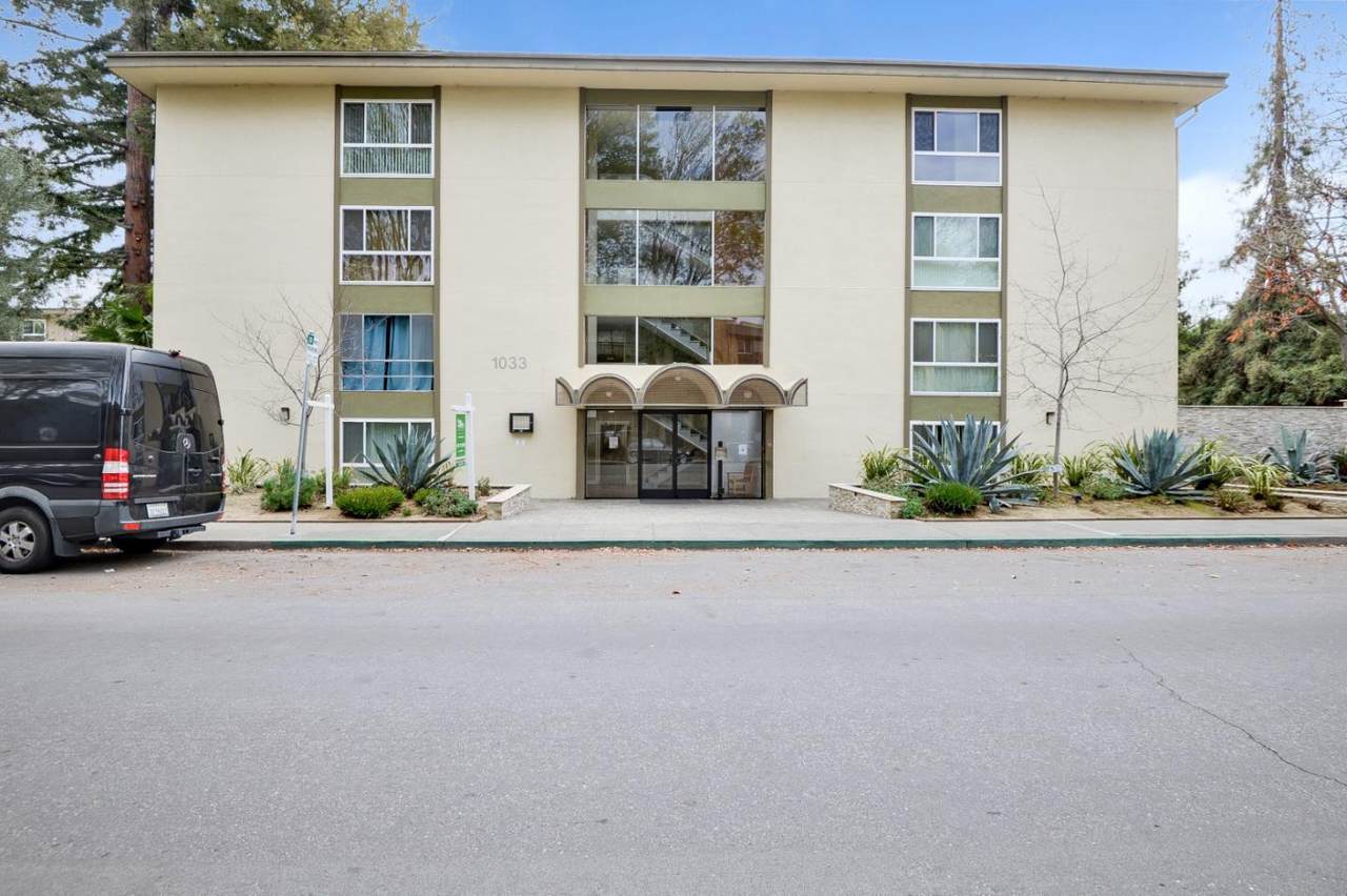1033 Crestview Dr 110 - Photo 1