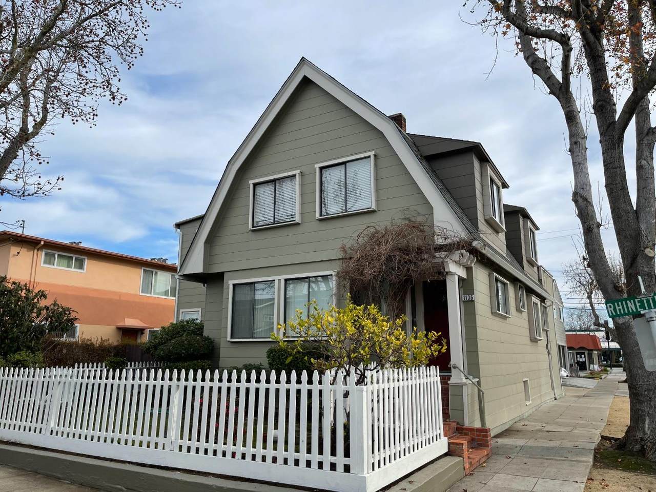 1135 Rhinette Ave - Photo 1