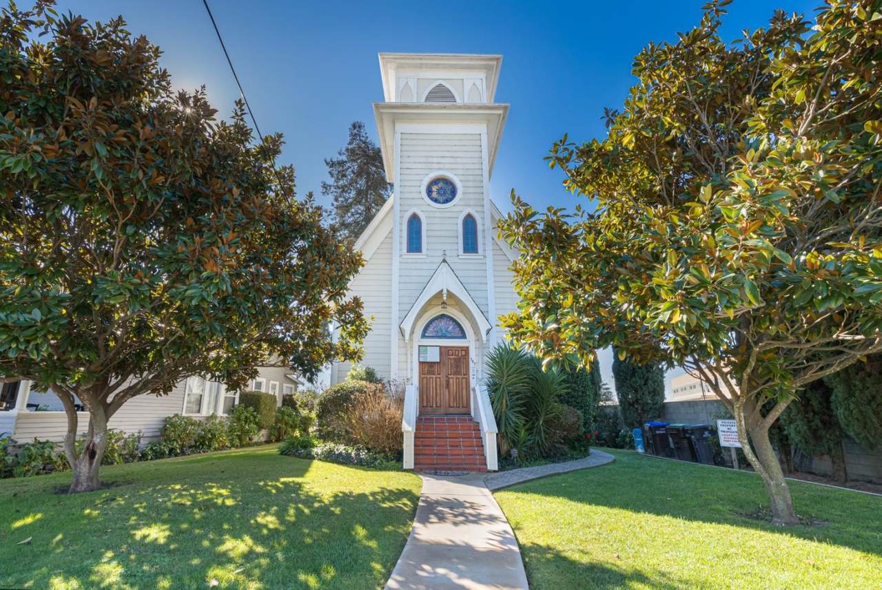 157 Van Ness Ave - Photo 1