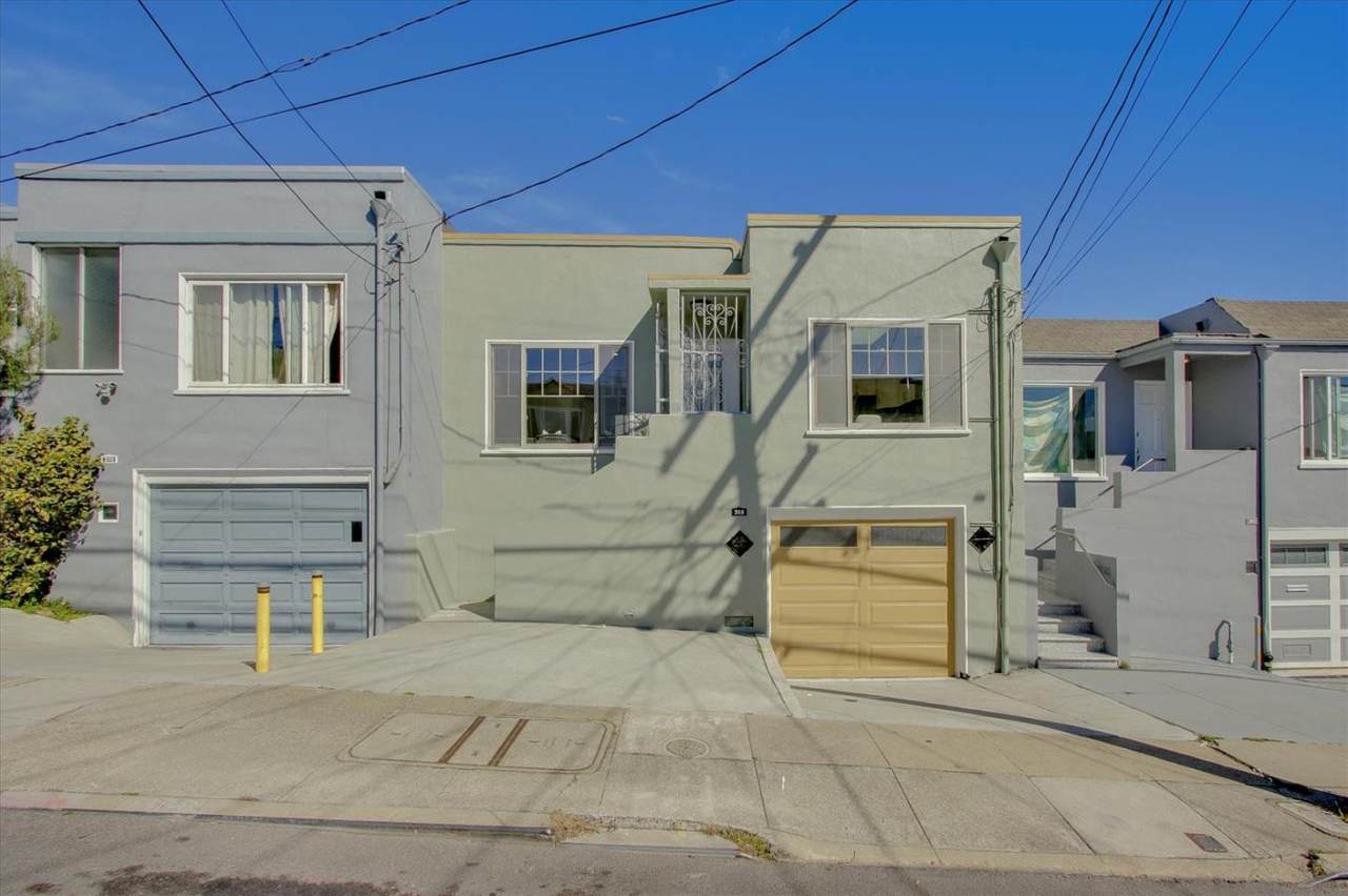 366 Niagara Ave - Photo 1