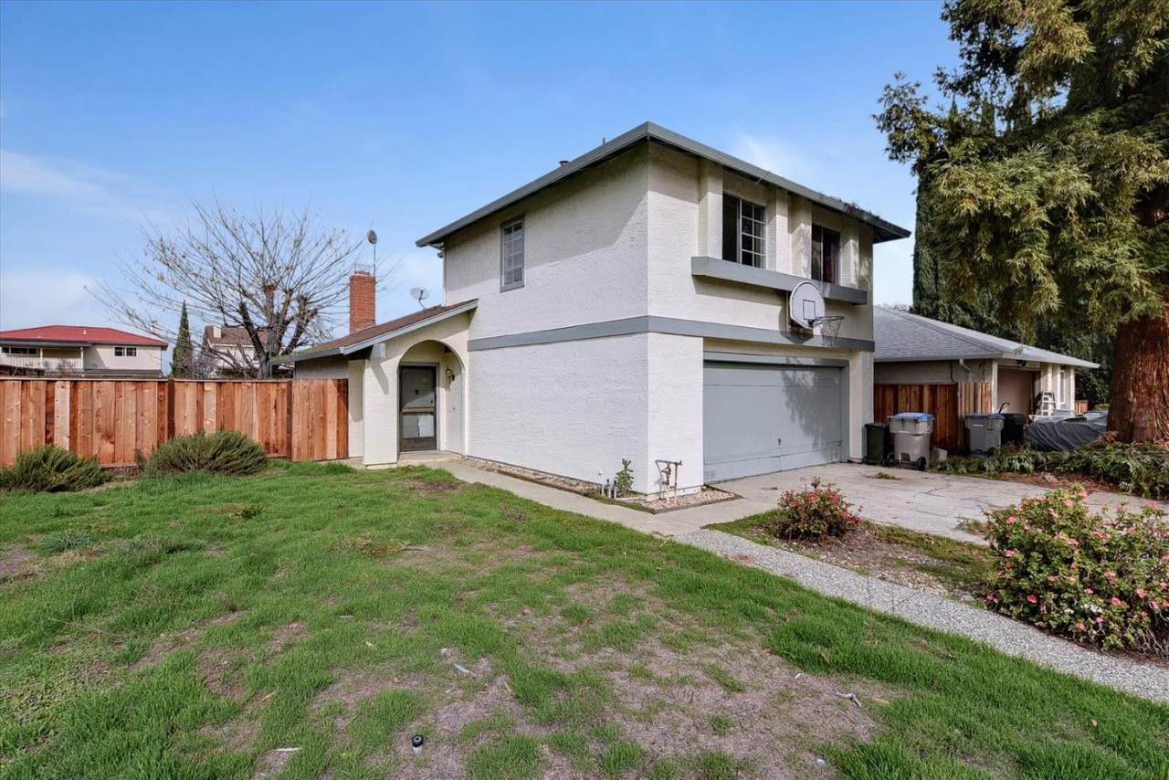 2515 Britt Way - Photo 1