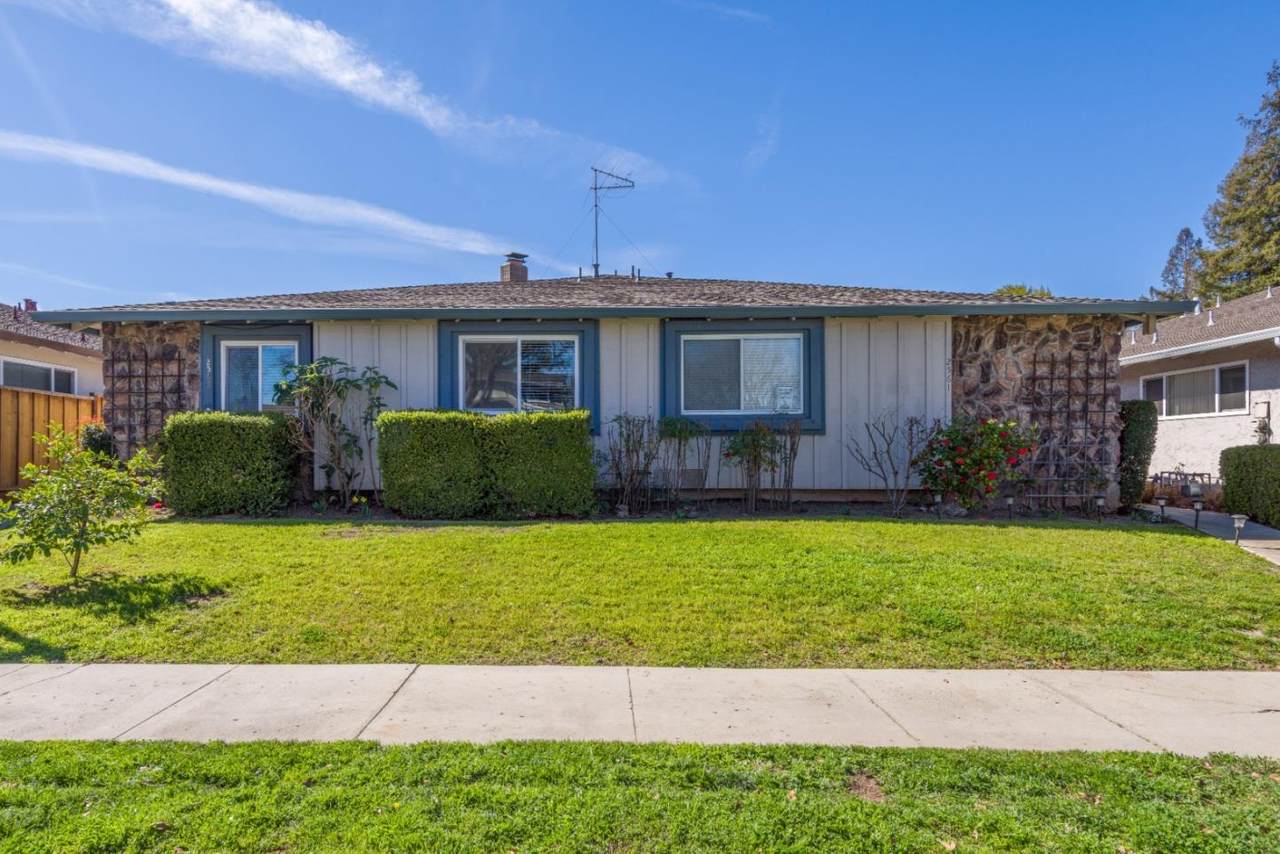 2561 Skylark Dr - Photo 1