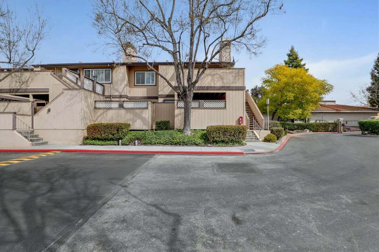 4 Silcreek Dr - Photo 1