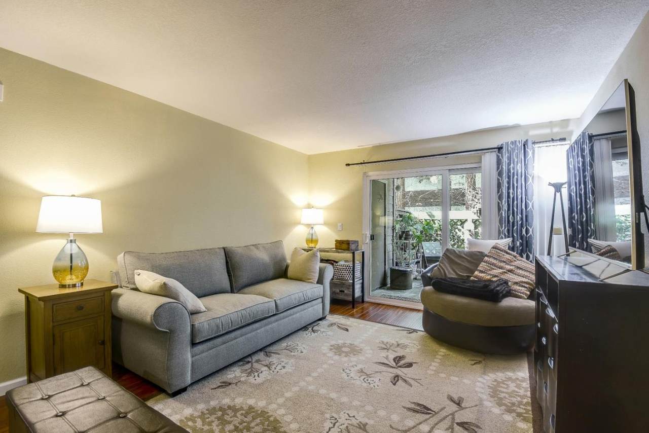 1131 Yarwood Ct - Photo 1