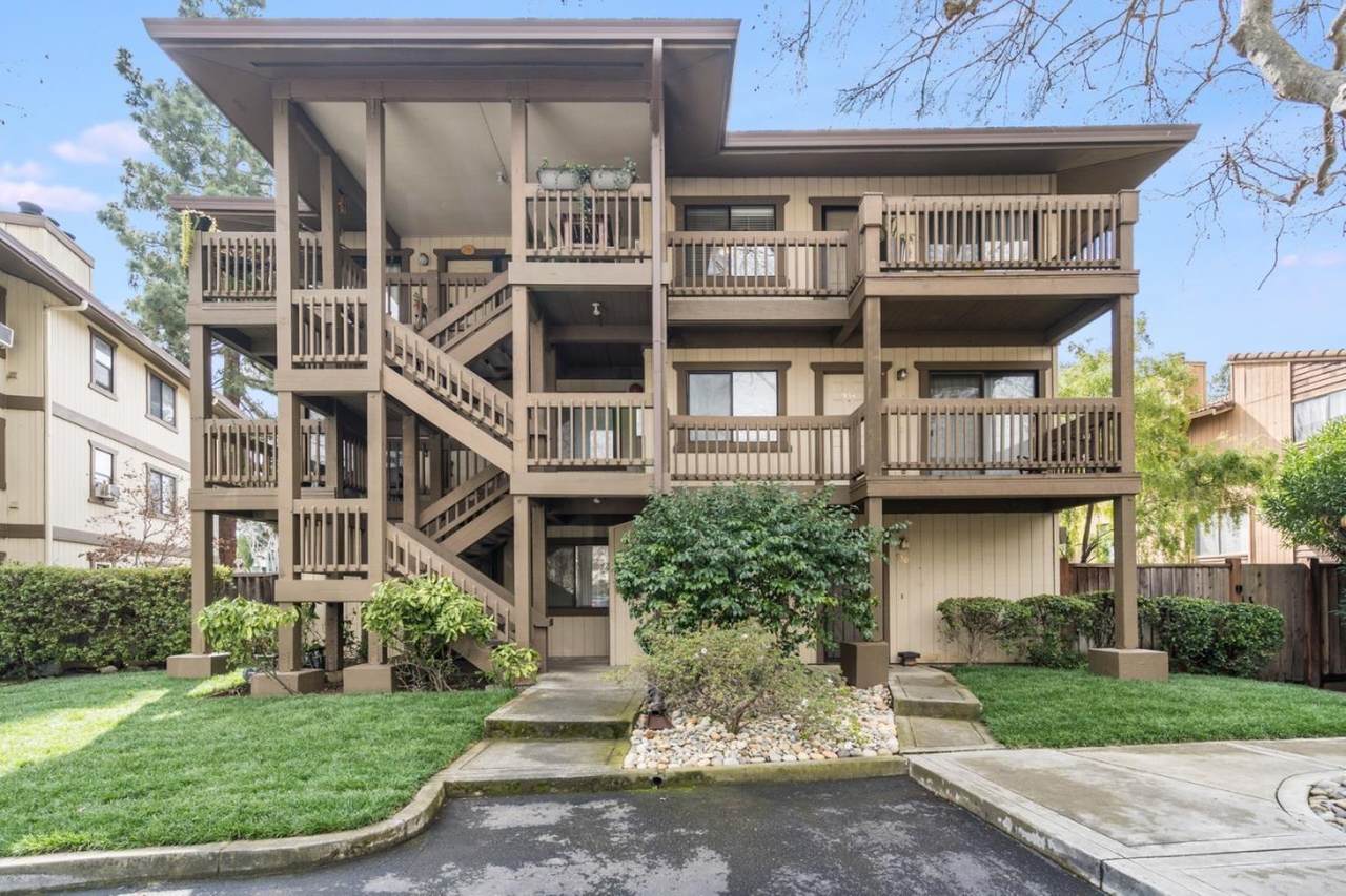 958 Apricot Ave - Photo 1