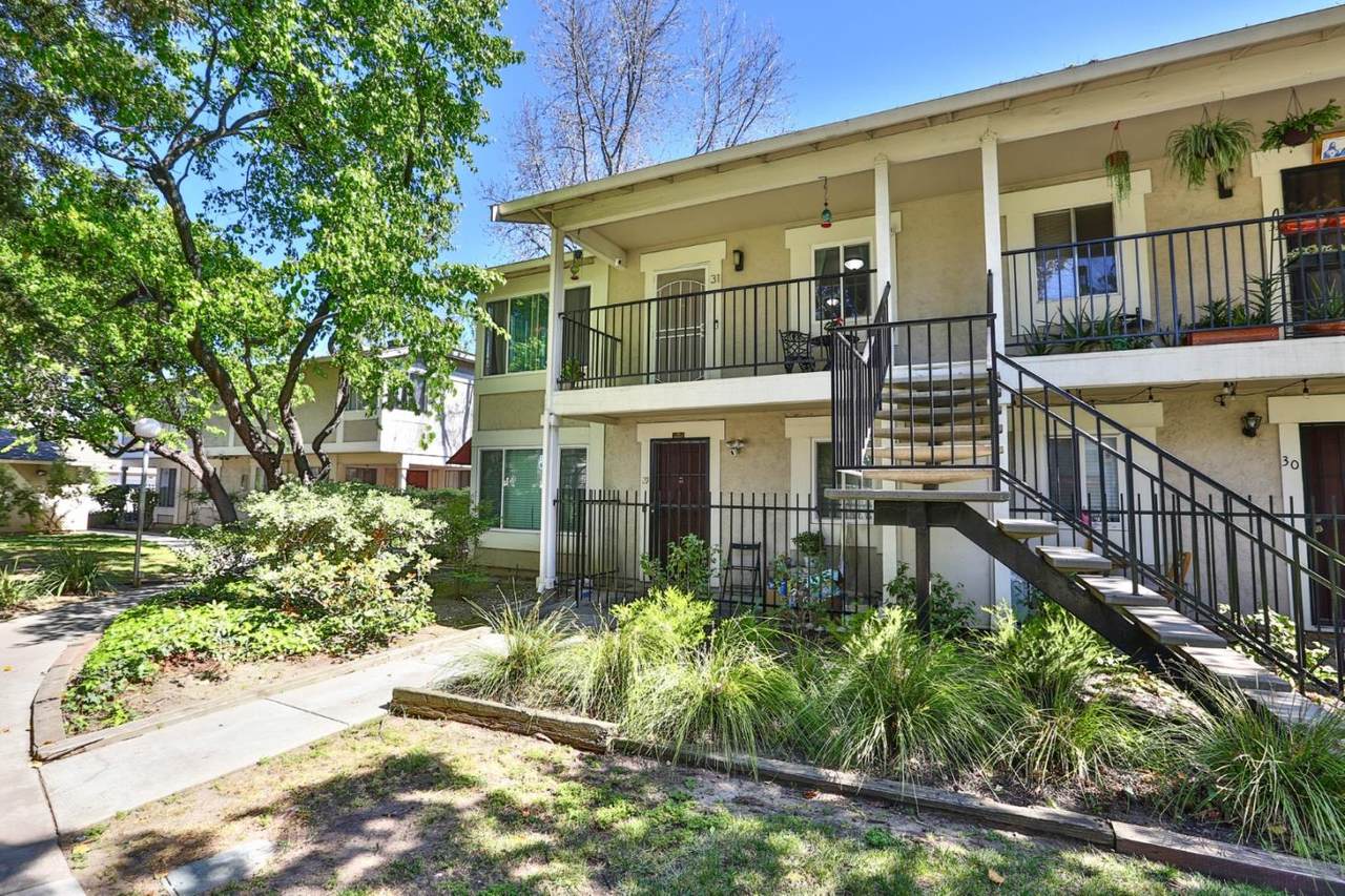 31 Muirfield Ct - Photo 1