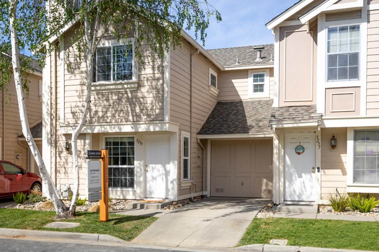 5239 Macaw Way - Photo 1