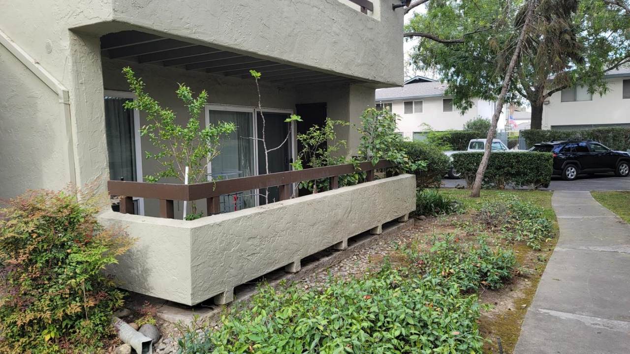 282 Tradewinds Dr 11 - Photo 1