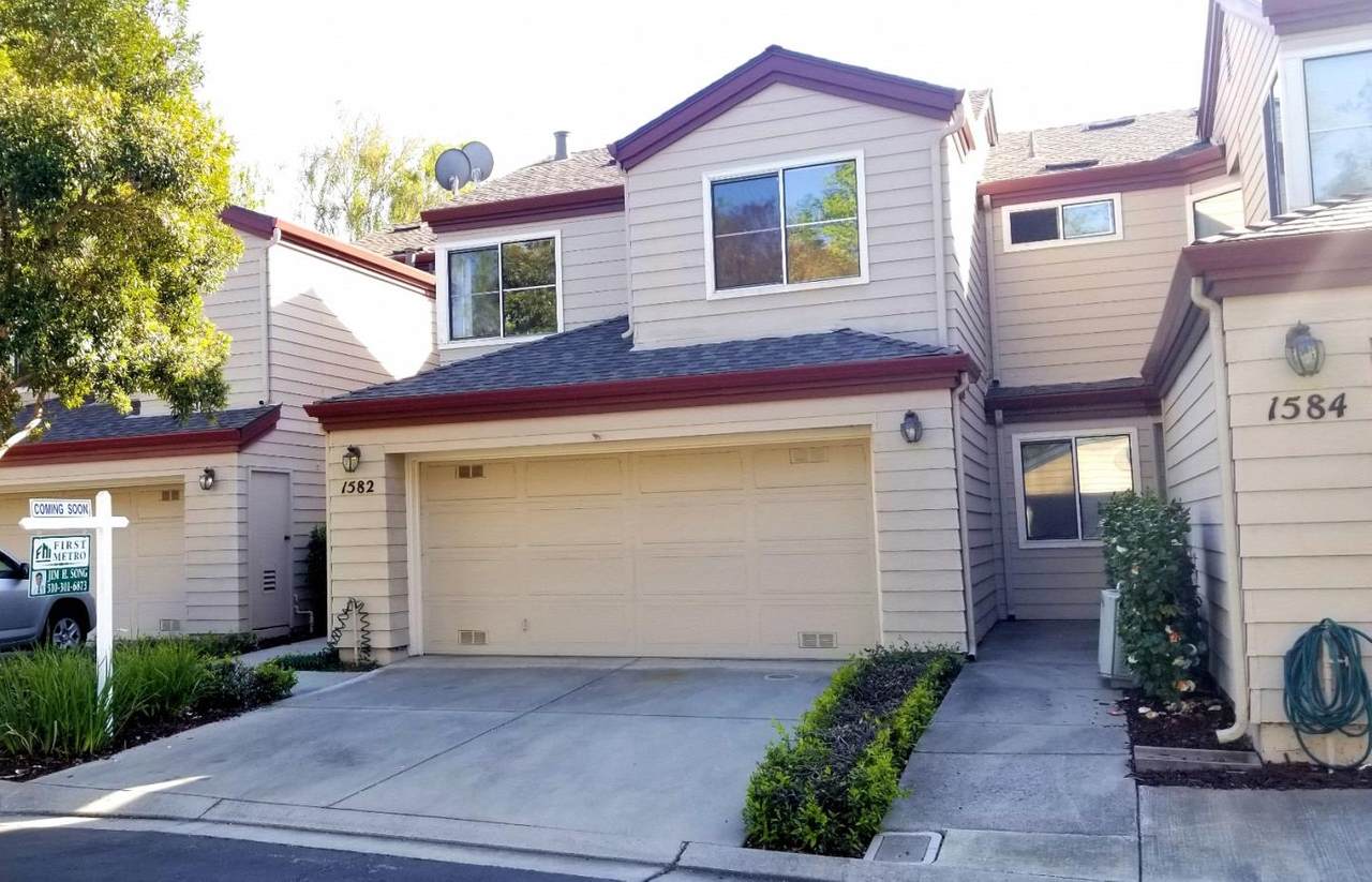 1582 Fairway Green Cir - Photo 1