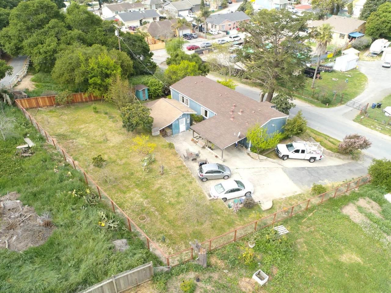210 Las Lomas Dr - Photo 1