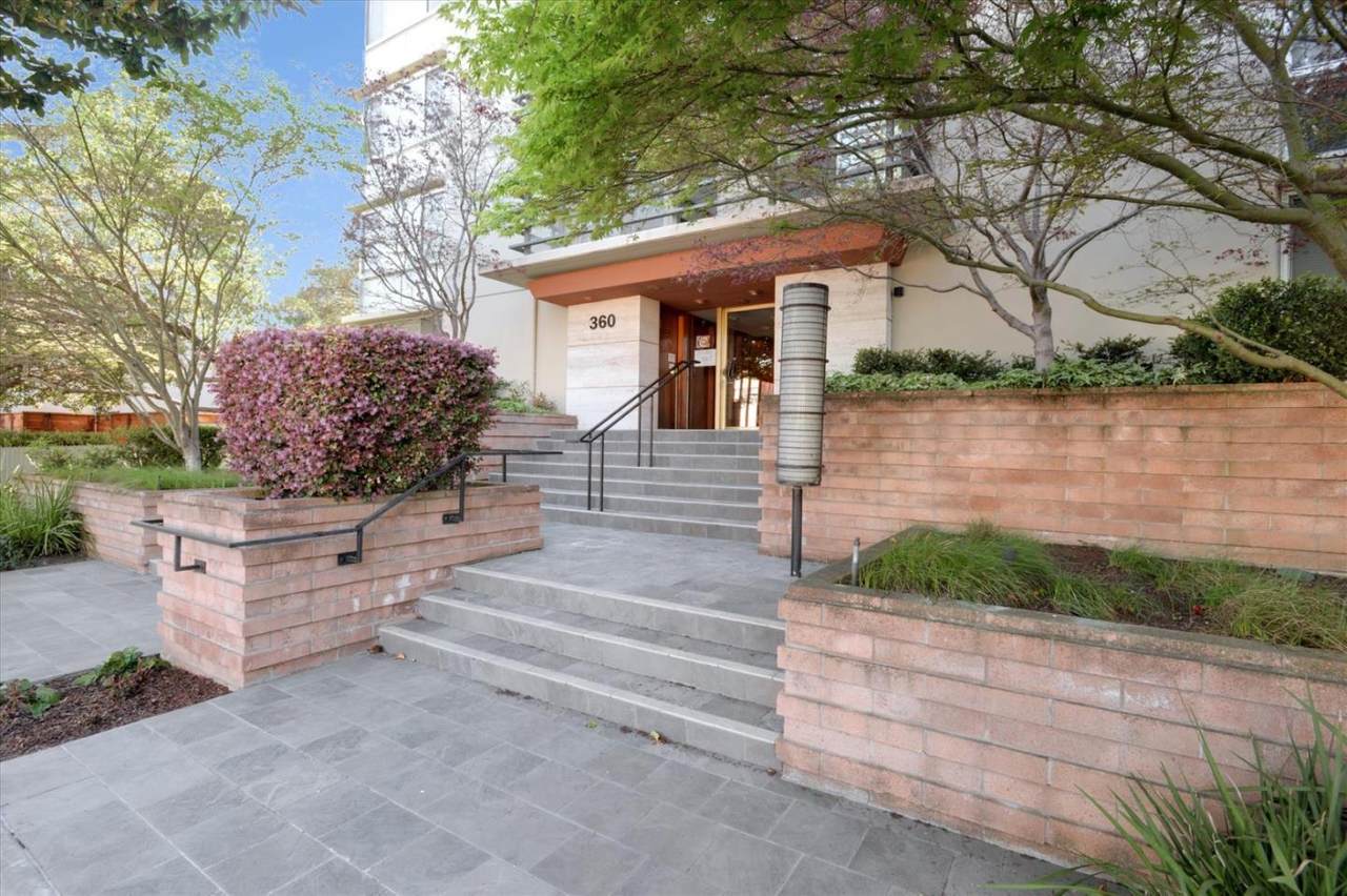 360 Everett Ave 4C - Photo 1