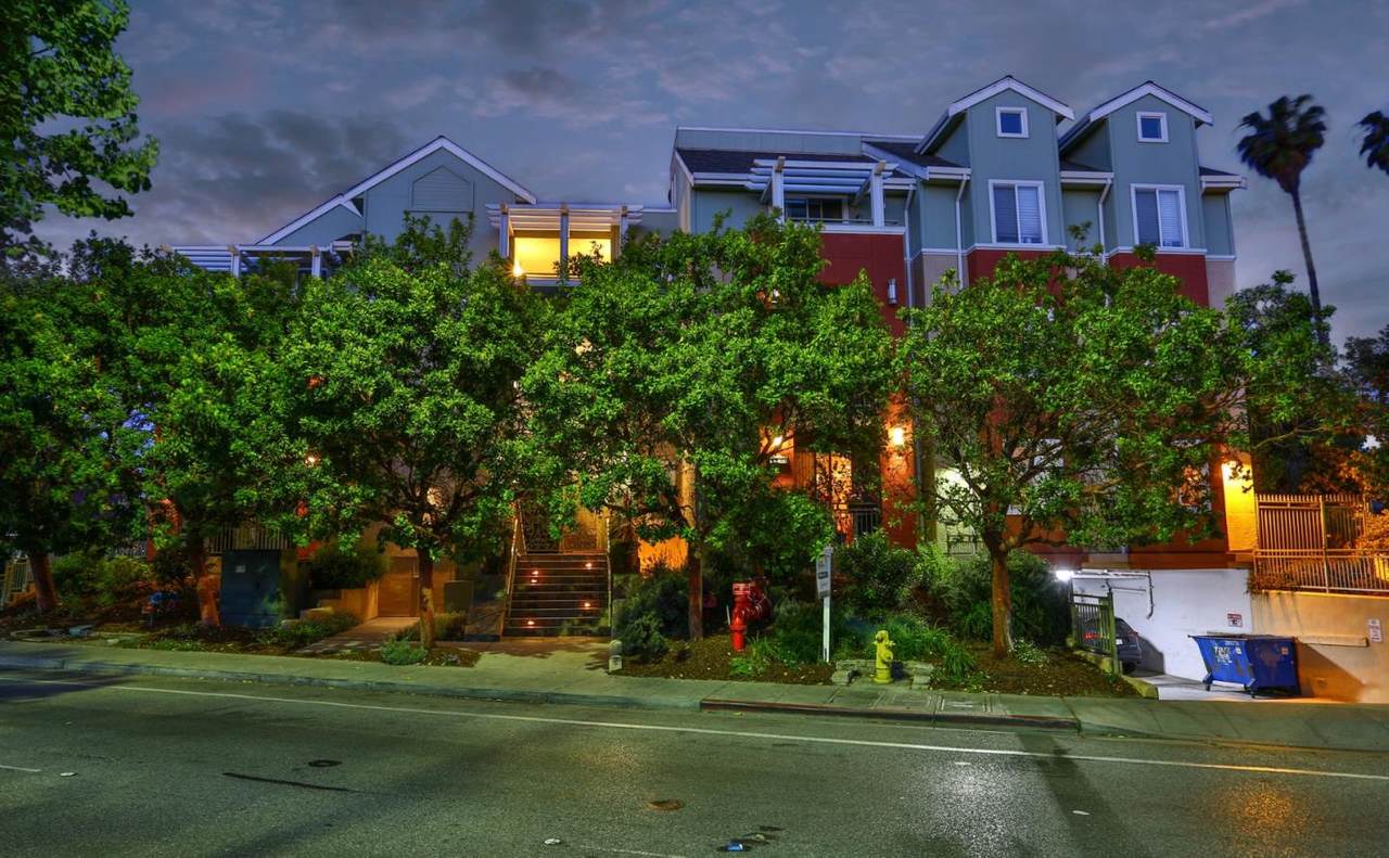 2330 University Ave 360 - Photo 1
