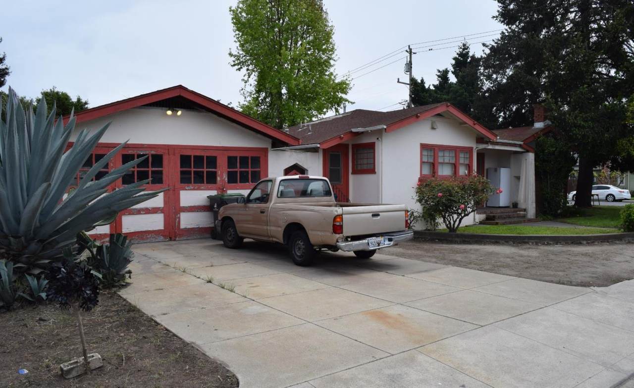 500 Mckenzie Ave - Photo 1