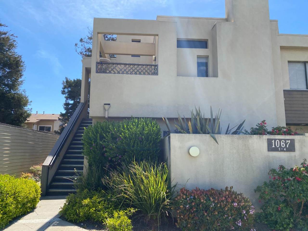 1067 Padre Dr 4 - Photo 1