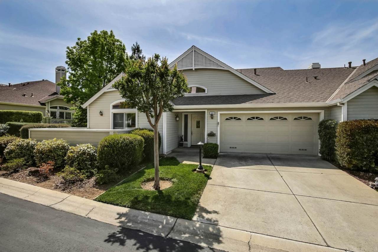 7803 Prestwick Cir - Photo 1