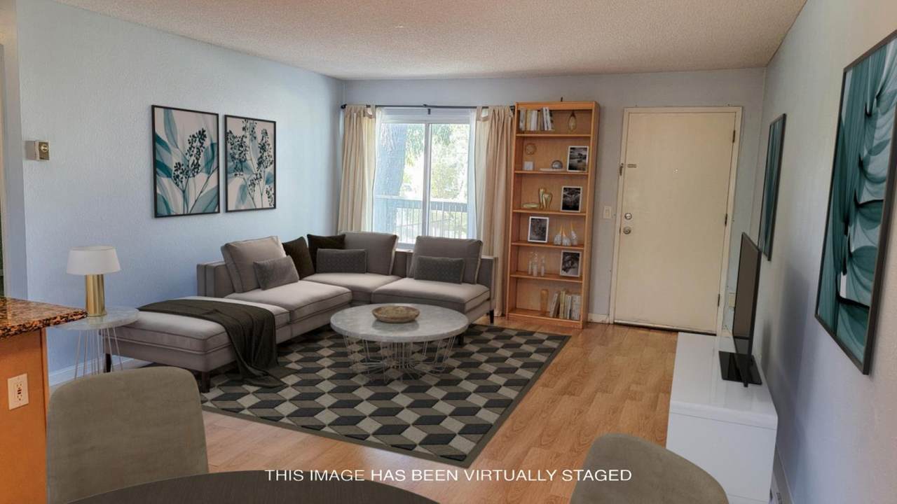 1126 Cherry Ave 12 - Photo 1