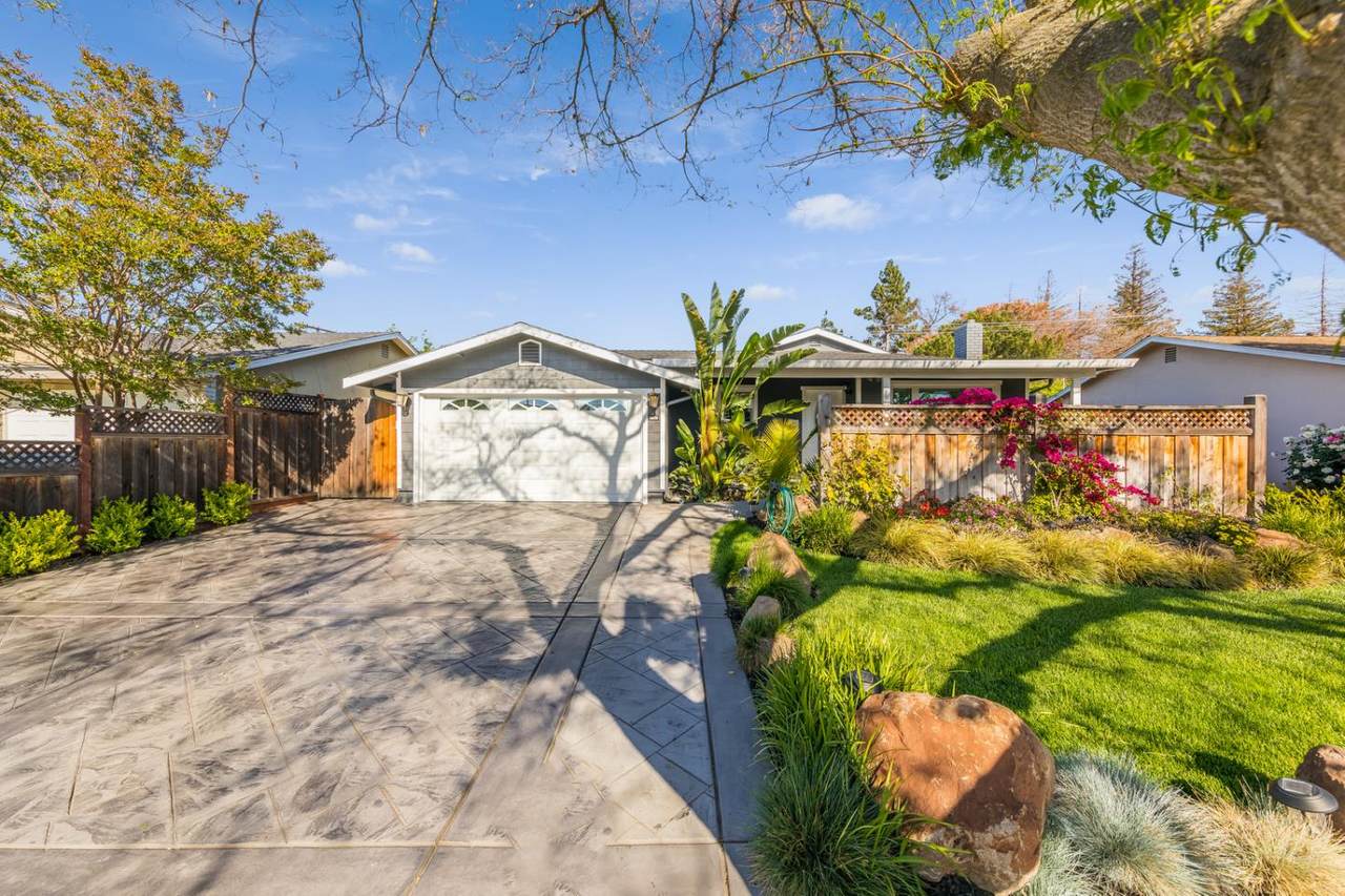 686 Inwood Dr - Photo 1