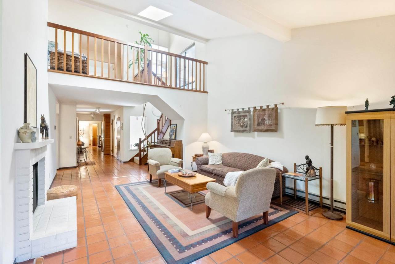 2040 Middlefield Rd 24 - Photo 1