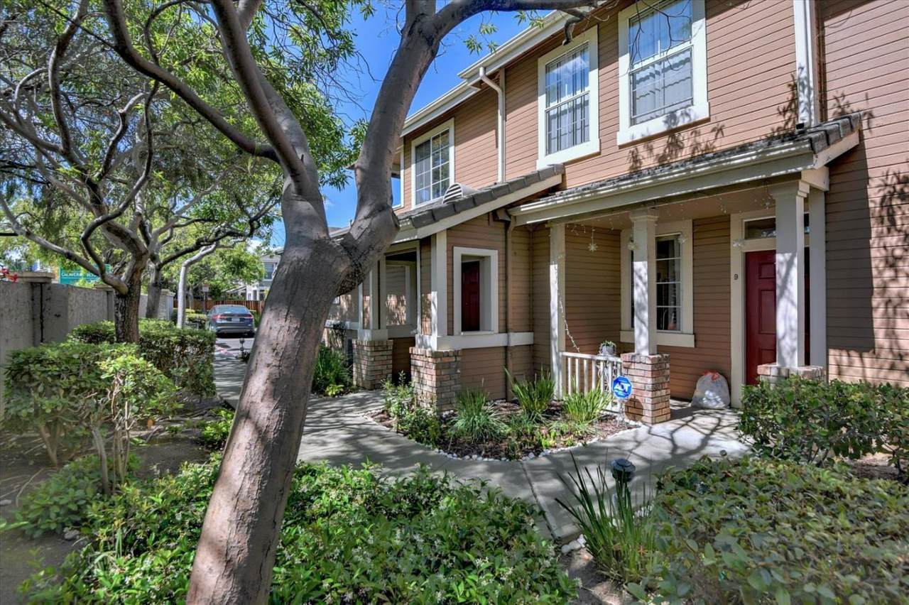 5 Pond Ct - Photo 1