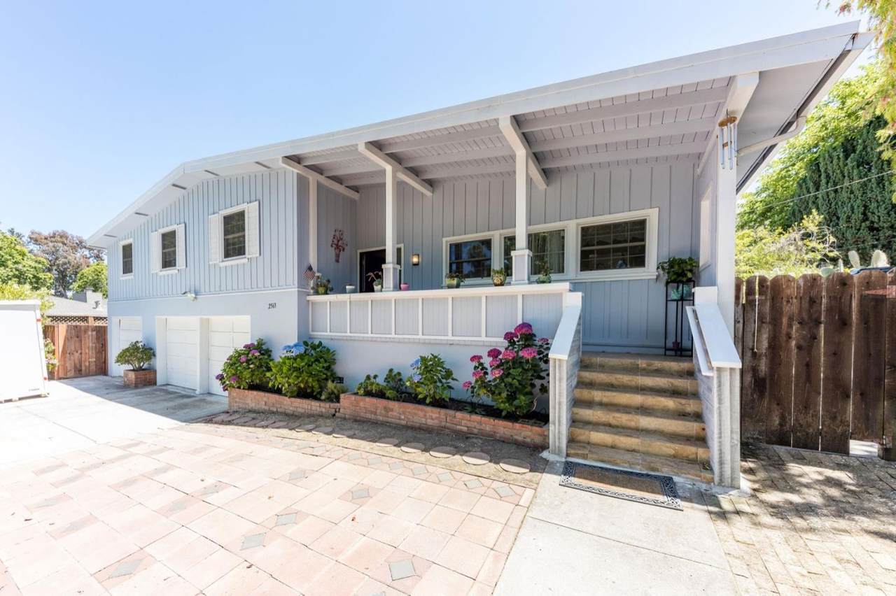 2563 Mcgarvey Ave - Photo 1