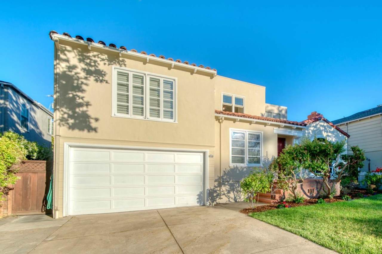 513 Seville Way - Photo 1