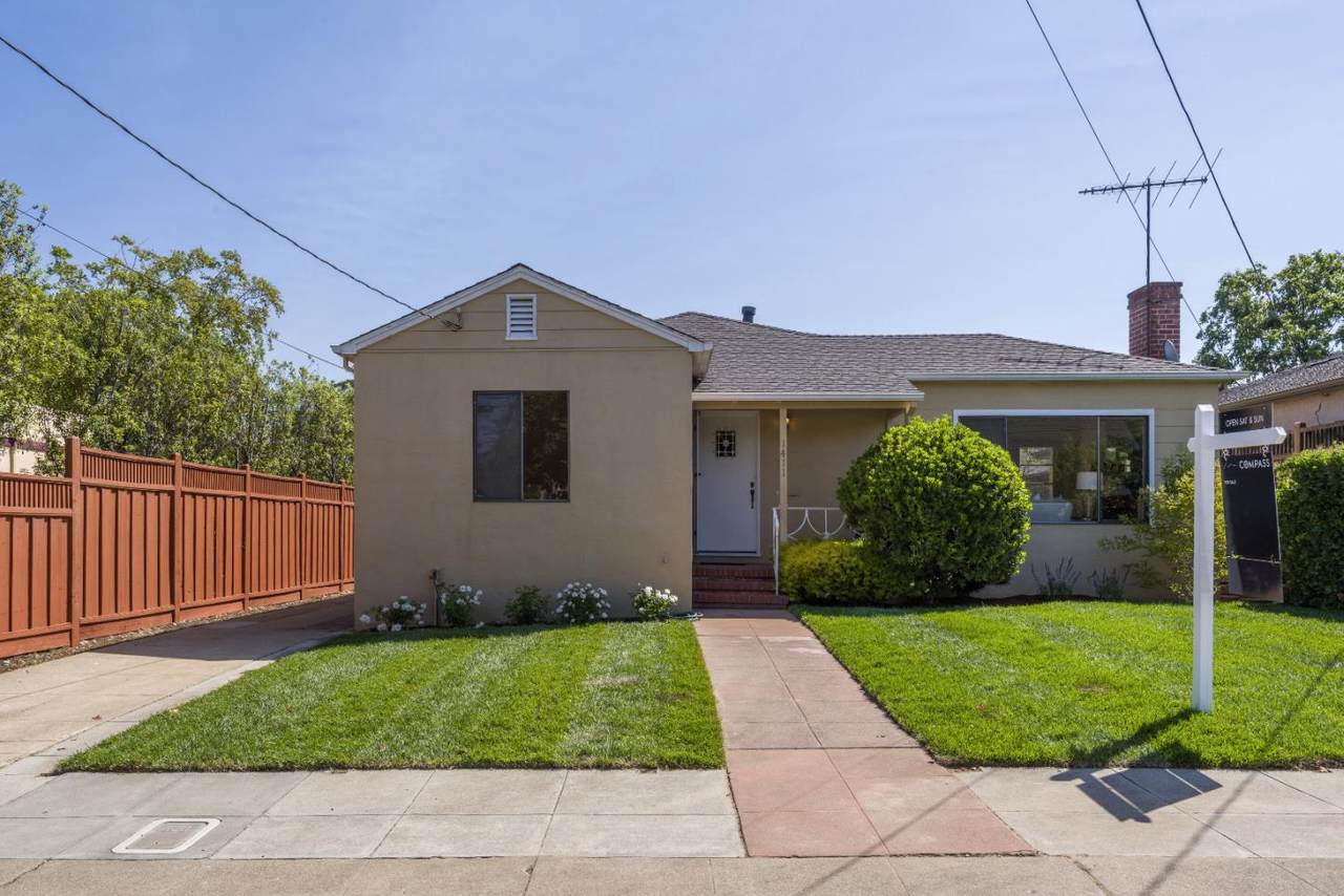 1411 Oak St - Photo 1