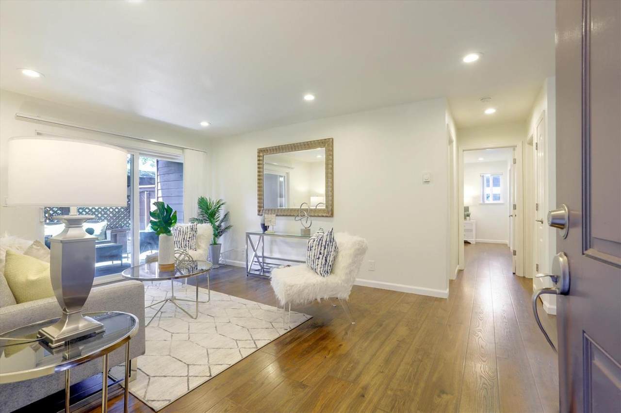 1000 Yarwood Ct - Photo 1