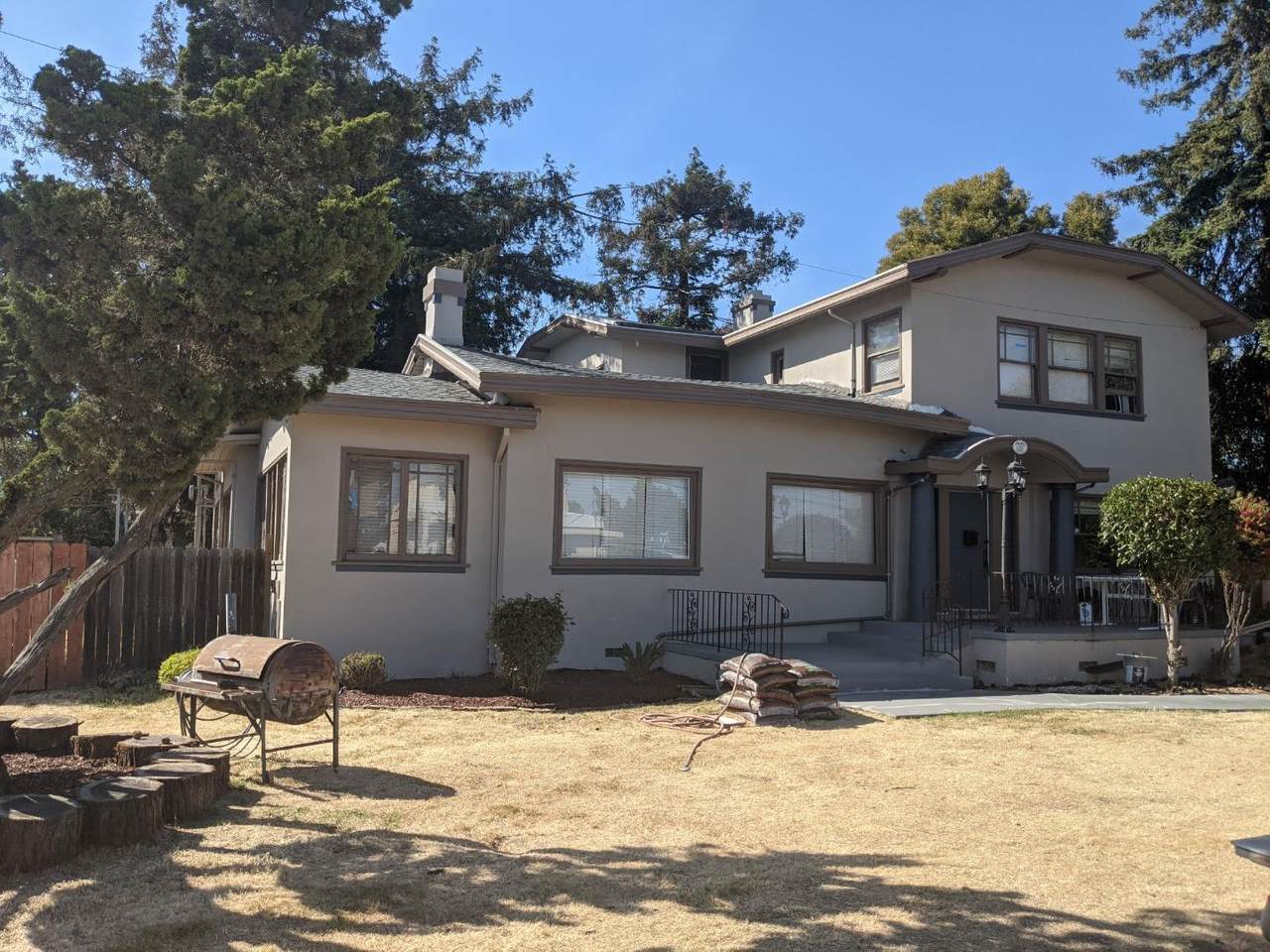 2707 Seminary Ave - Photo 1