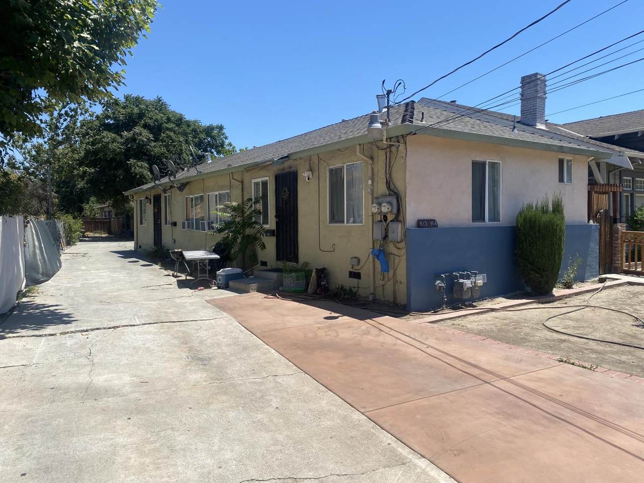814 8th St - Photo 1