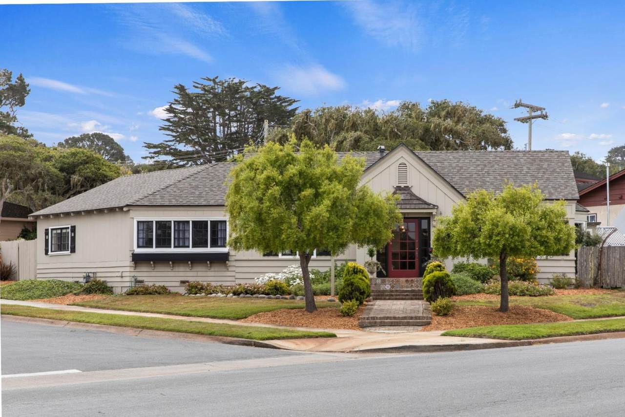1001 Forest Ave - Photo 1