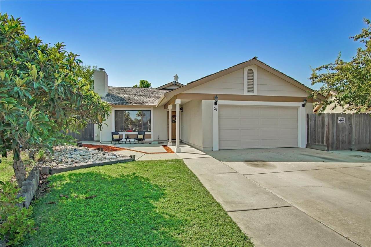 21 Saint Albans Cir - Photo 1
