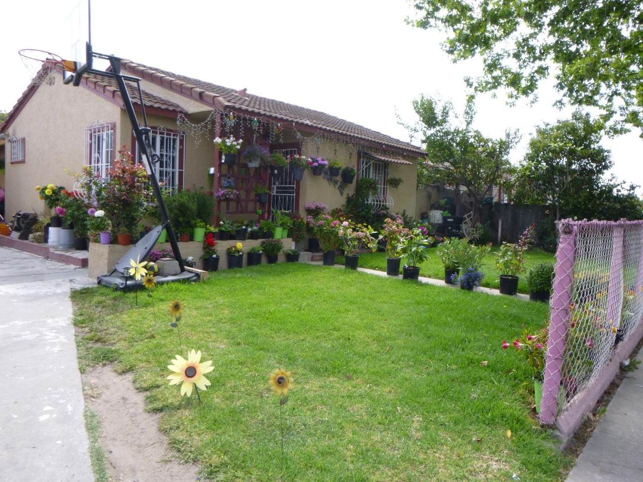 1113 Acosta St - Photo 1