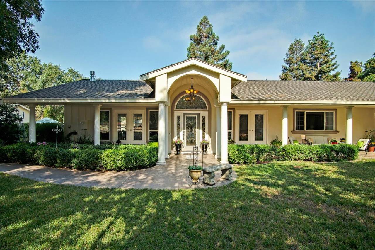 1519 Hillcrest Rd - Photo 1
