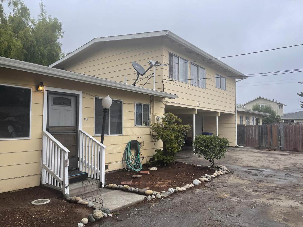924 30th Ave - Photo 1