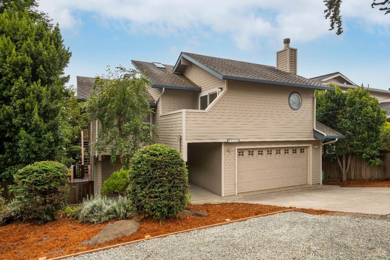 646 Columbus St - Photo 1