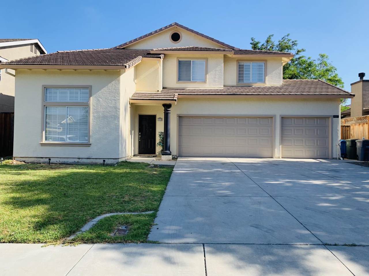 1620 Brighton Dr - Photo 1