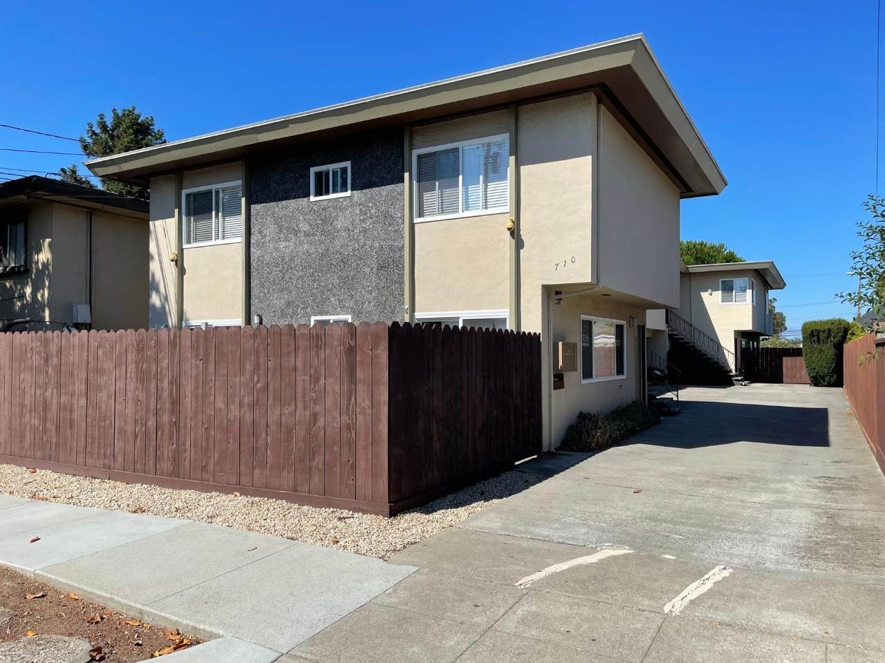 710 Claremont St - Photo 1