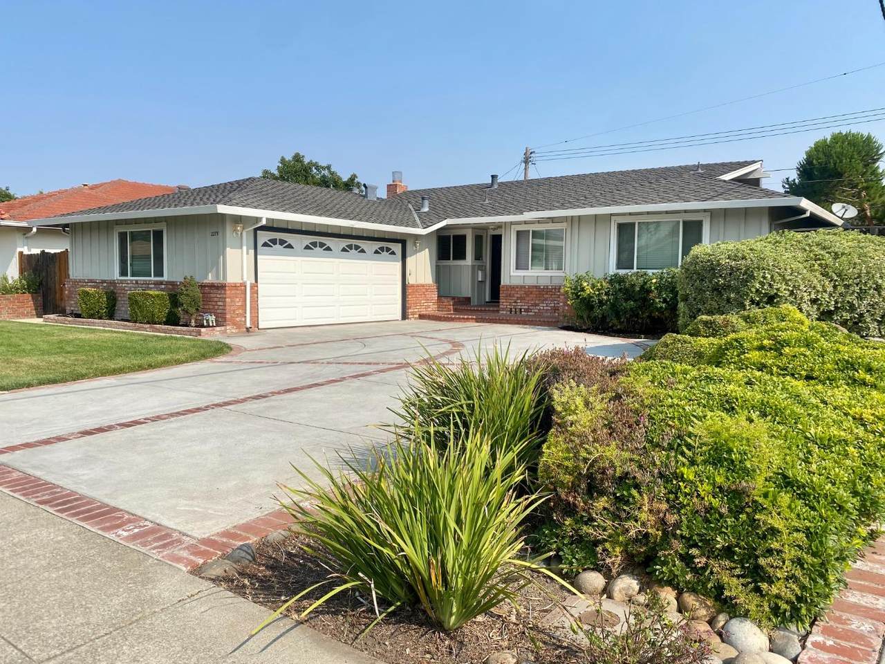2275 Denise Dr - Photo 1
