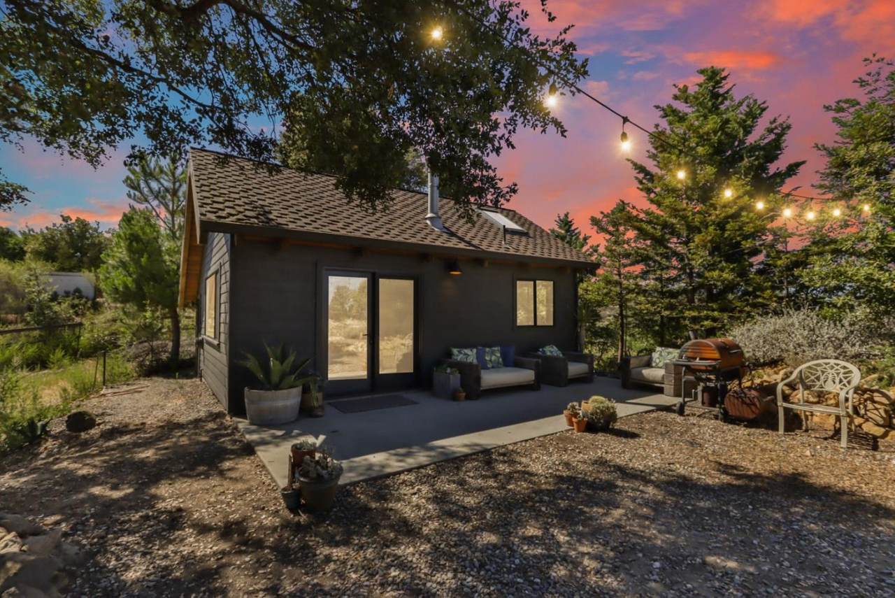 2093 Summit Rd - Photo 1