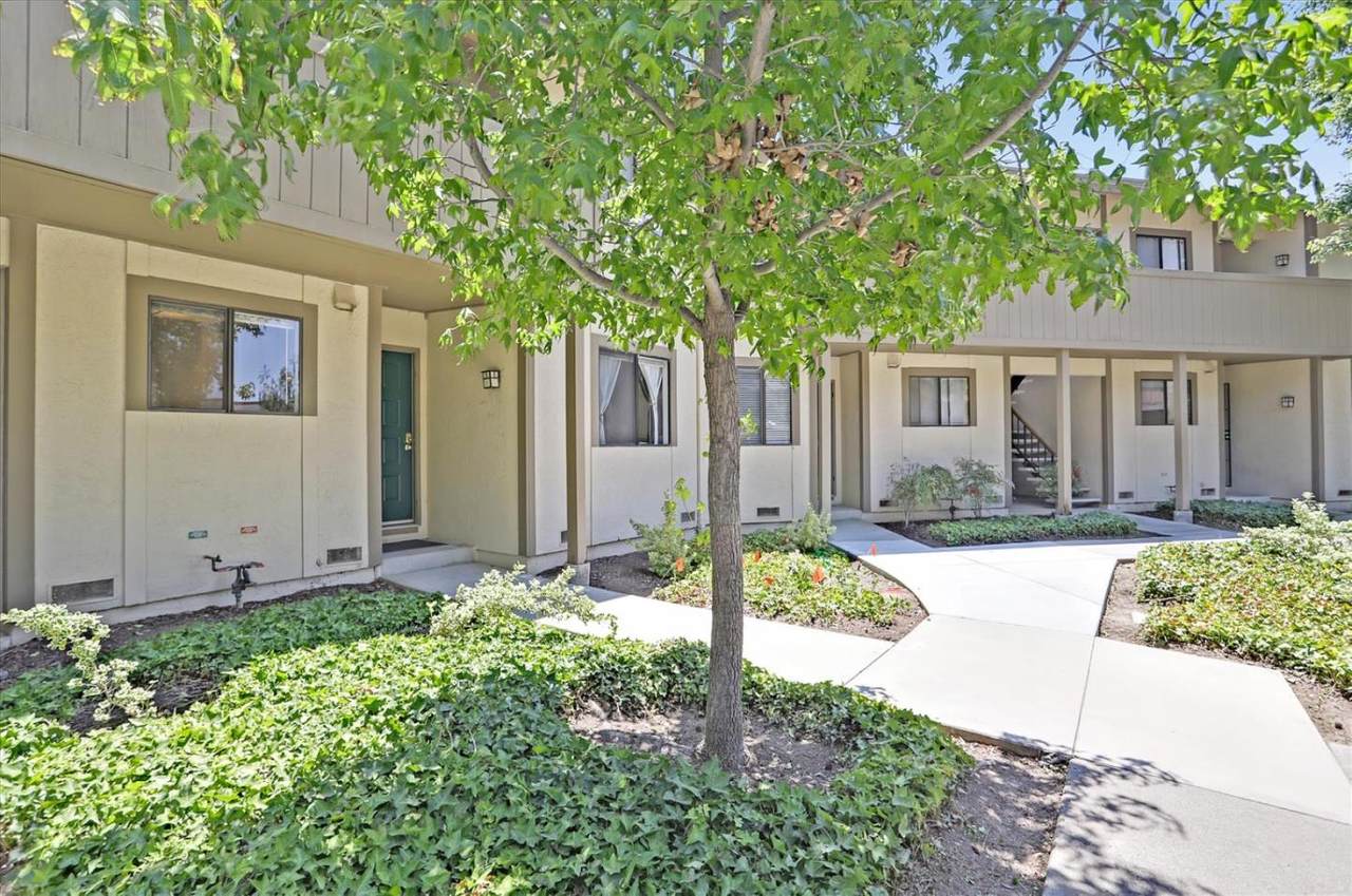1023 Abbott Ave - Photo 1