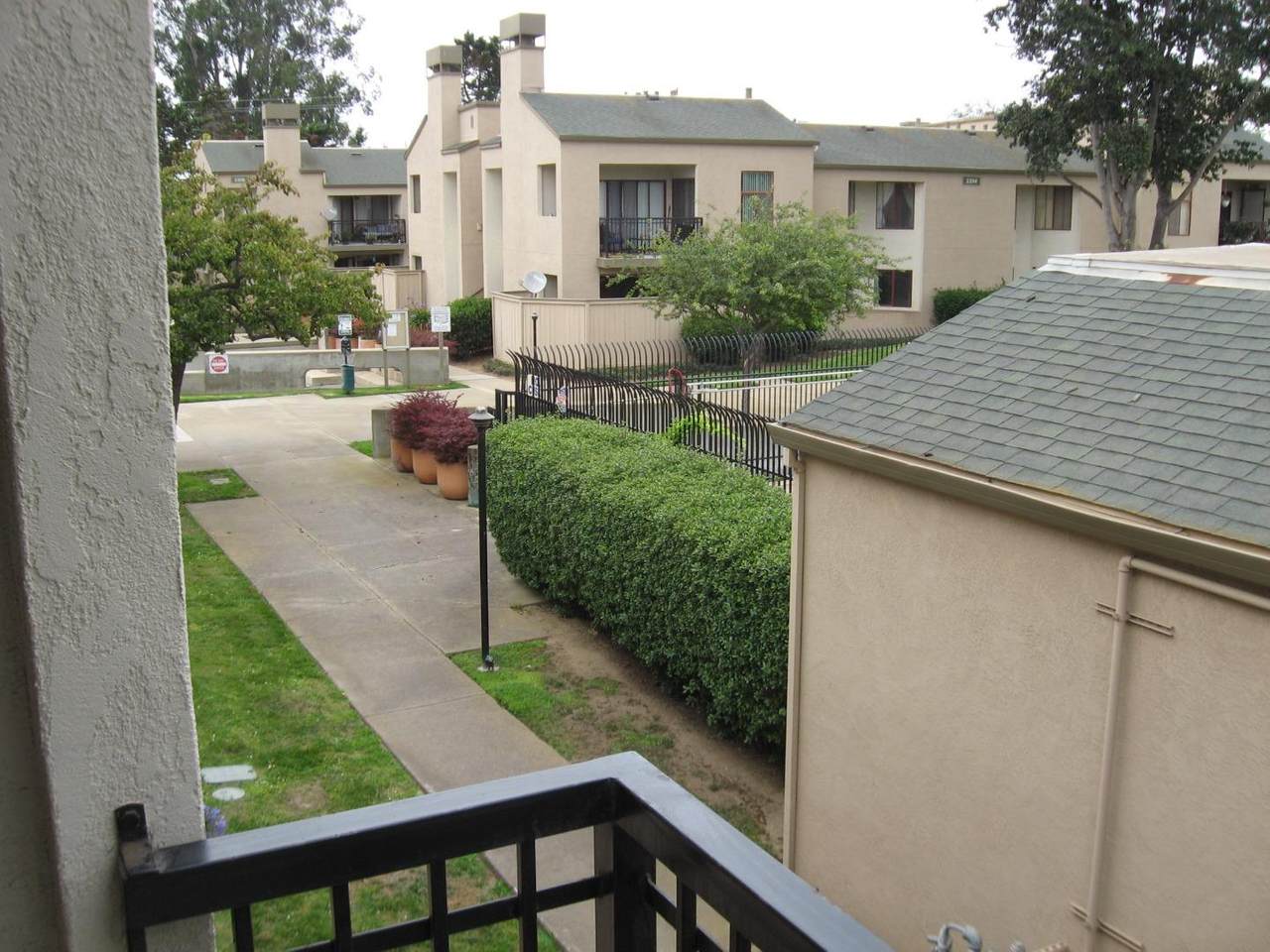 2410 Main St F - Photo 1