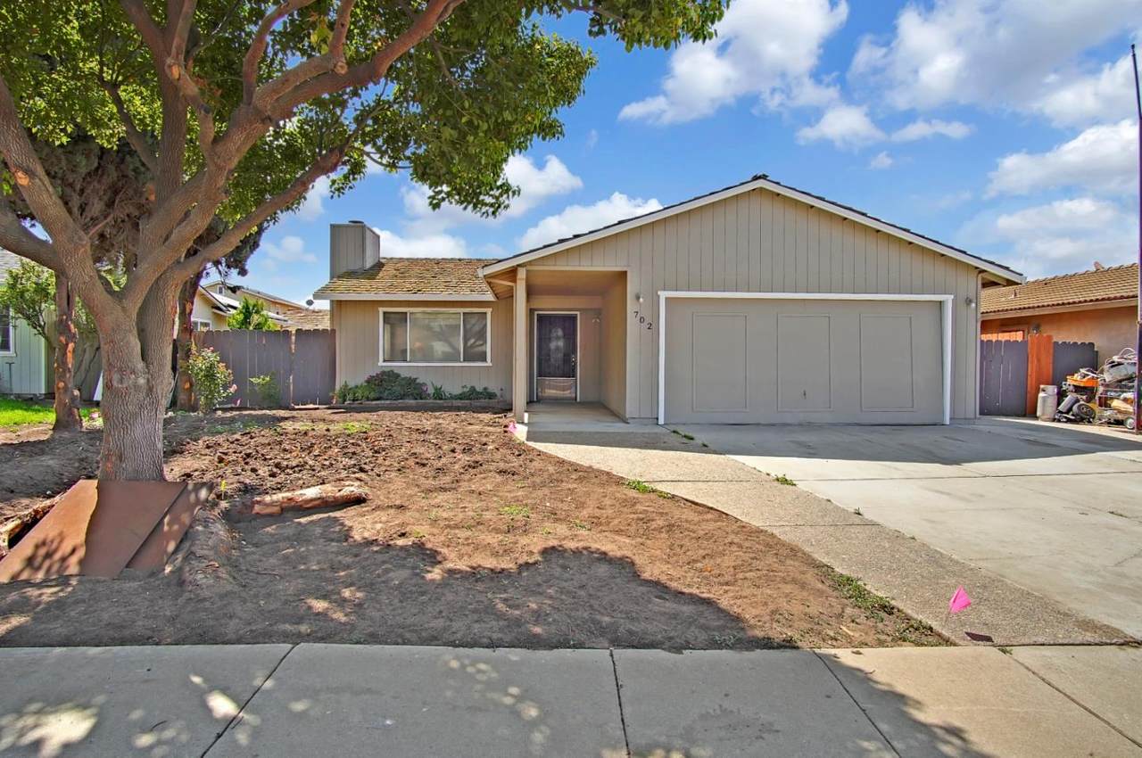 702 Colombard Cir - Photo 1