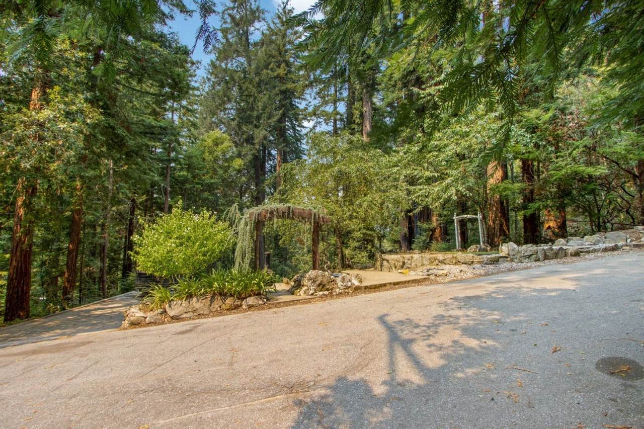 15530 Forest Hill Dr - Photo 1