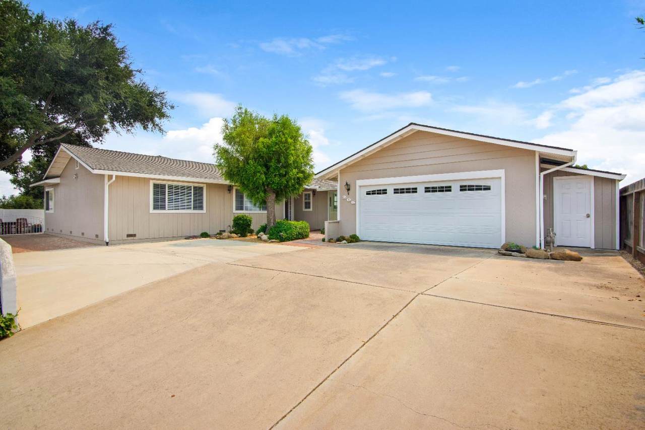 205 Grove Pl - Photo 1