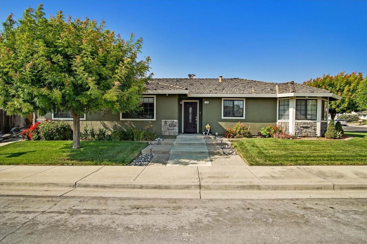 1290 Poppy Lane Dr - Photo 1
