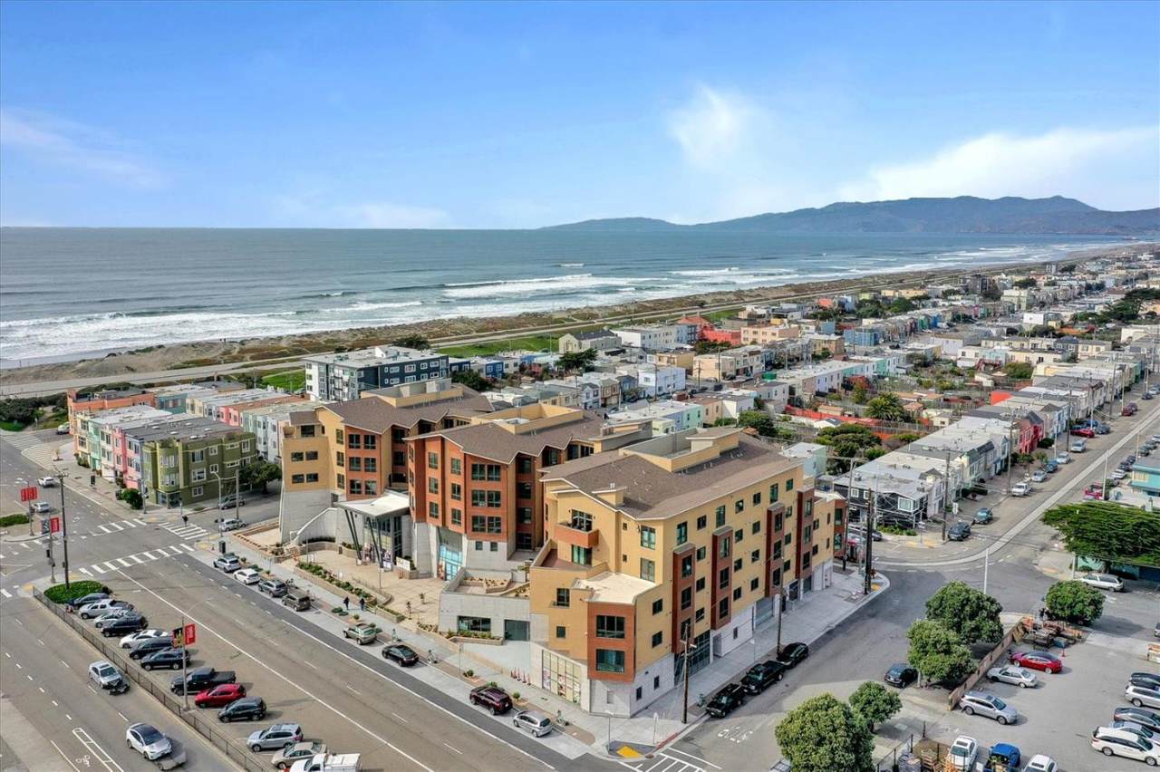 2800 Sloat Blvd - Photo 1