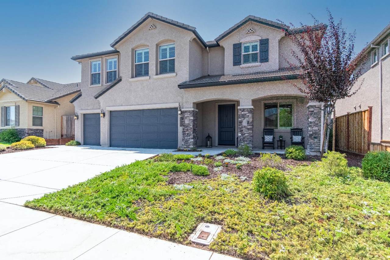 1566 Foxtail Ct - Photo 1