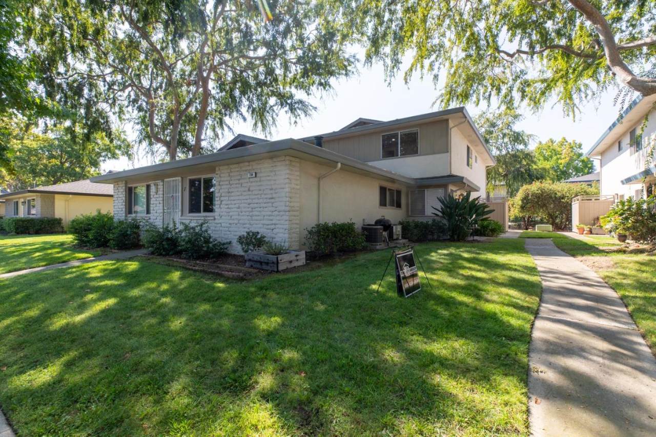 230 Watson Dr 3 - Photo 1